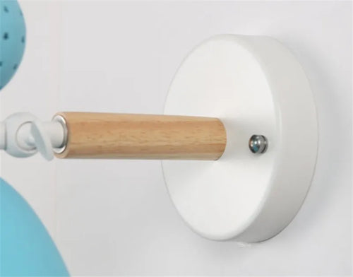 Modern Nordic wooden wall light for reading - vue 4 sur 13