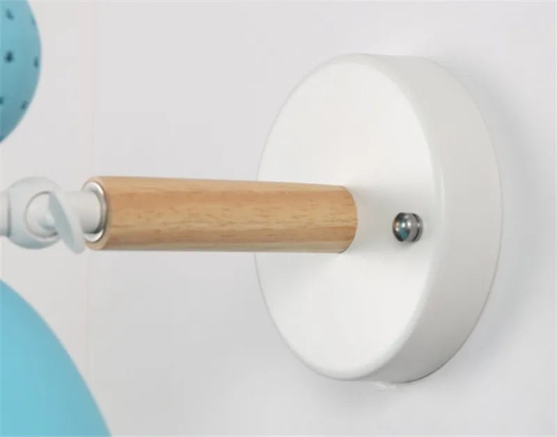 Modern Nordic wooden wall light for reading - vue 3 sur 13