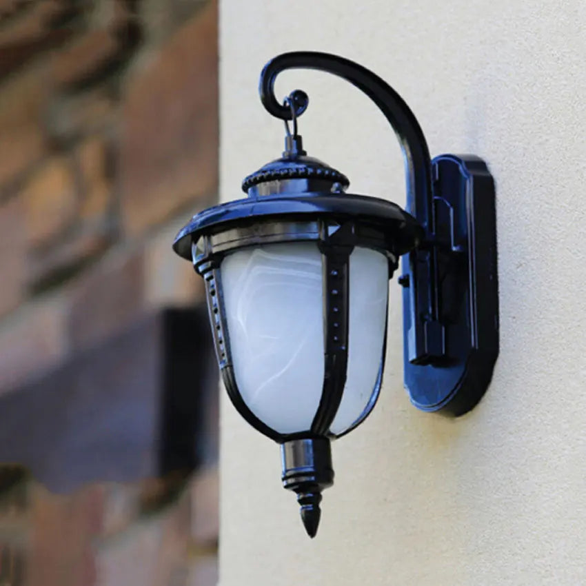Vintage waterproof outdoor wall light for garden and balcony - vue 2 sur 8