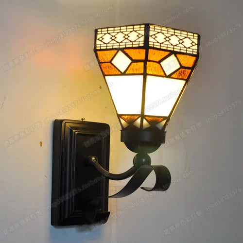 Retro minimalist Tiffany glass and copper table lamp for European decor - vue 10 sur 11
