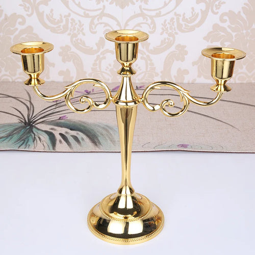 Retro metal three-arm candle holder for events and decorations - vue 4 sur 10