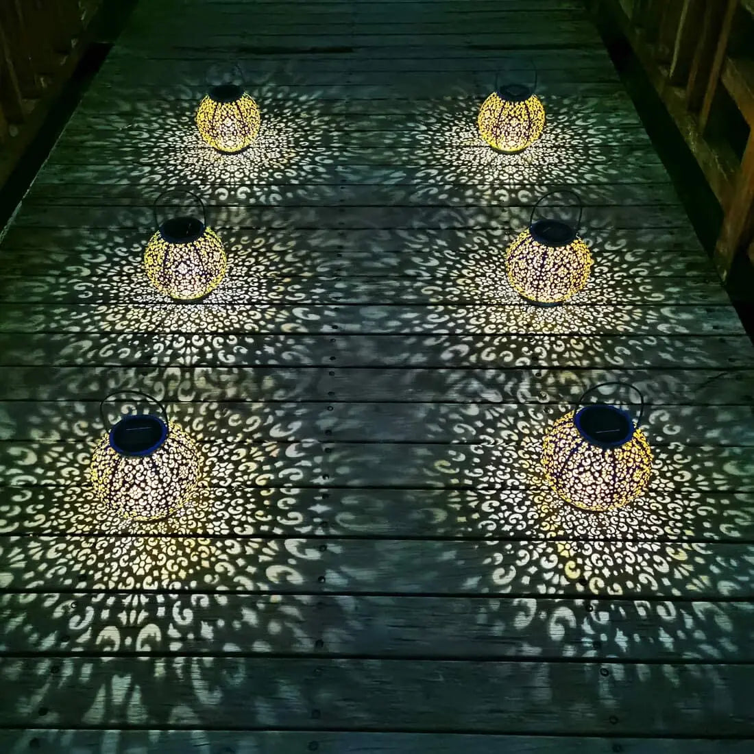 Decorative solar hanging lantern for outdoor garden