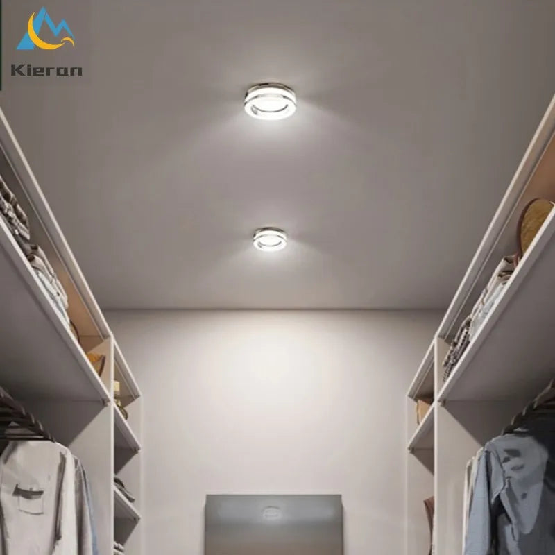 Crystal LED ceiling light with integrated spotlight