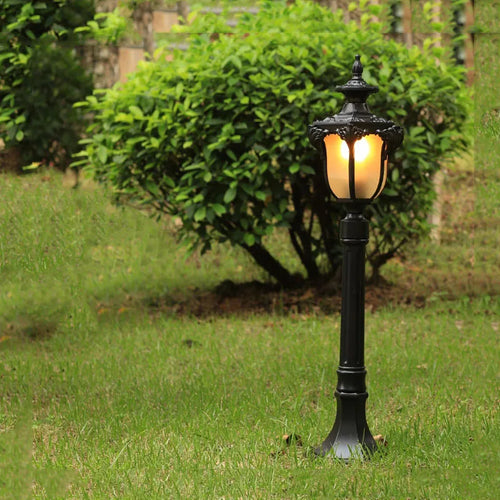 Waterproof outdoor lamp for garden and pathway lighting - vue 9 sur 10