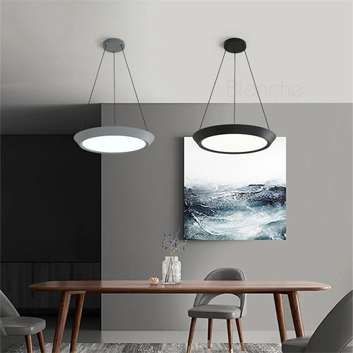 Modern round LED pendant light for decorative indoor lighting - vue 6 sur 10