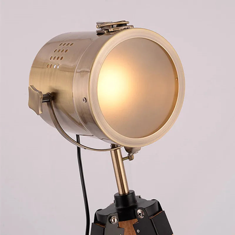 Nordic solid wood LED floor lamp for modern interiors - vue 5 sur 10