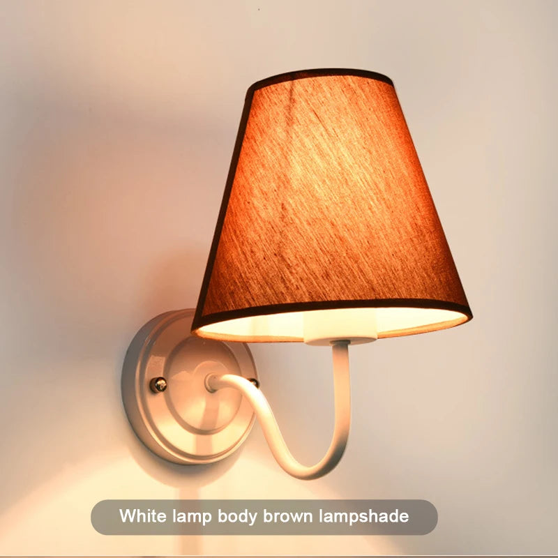 American retro fabric wall light with European LED lampshade - vue 8 sur 14
