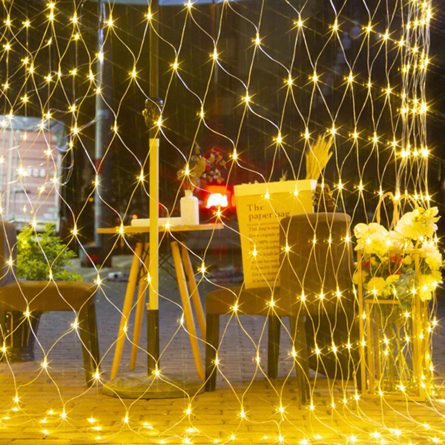 Outdoor connectable 200 LED net light with 8 decorative modes