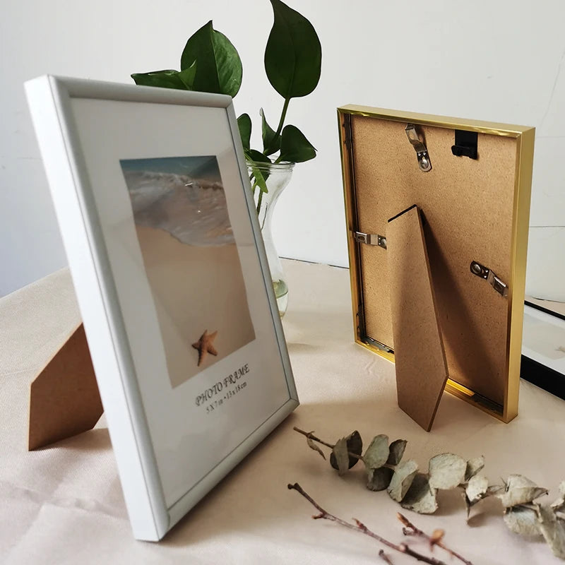 Aluminium photo frame for modern wall decor - vue 3 sur 9