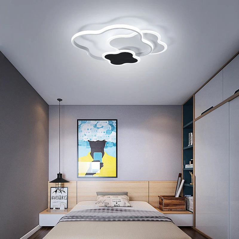 Decorative aluminium ceiling light for a bright and elegant interior - vue 5 sur 10