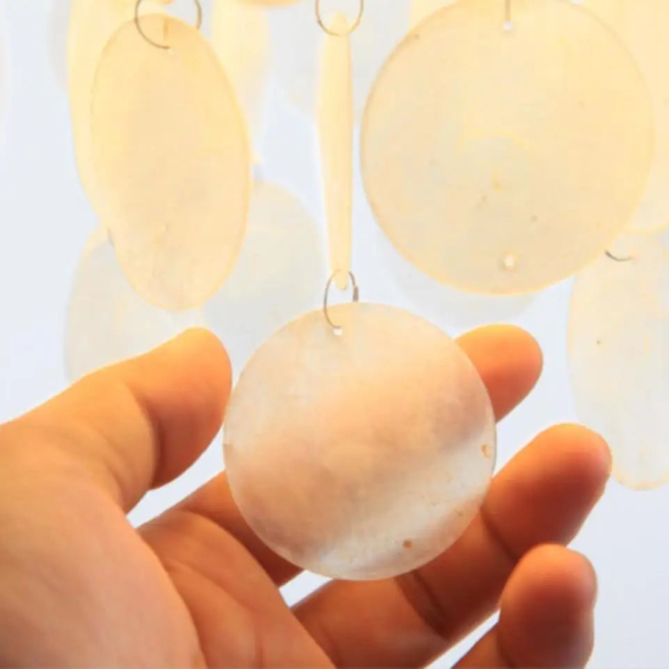 Natural shell wall light with pleasant sound - vue 6 sur 21