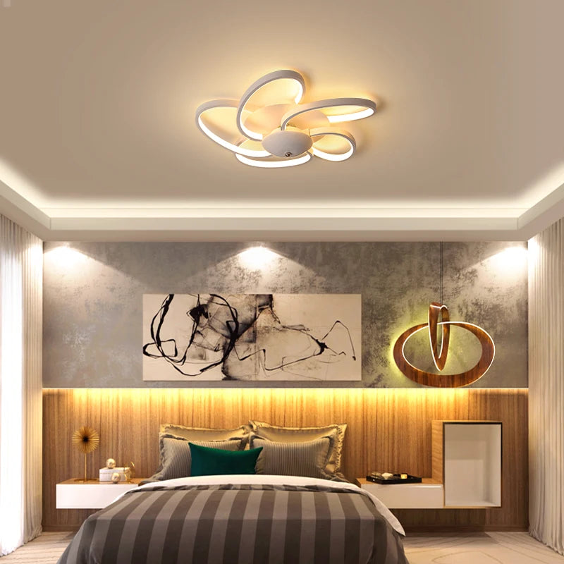 Modern chandelier for elegant and versatile indoor lighting - vue 5 sur 6