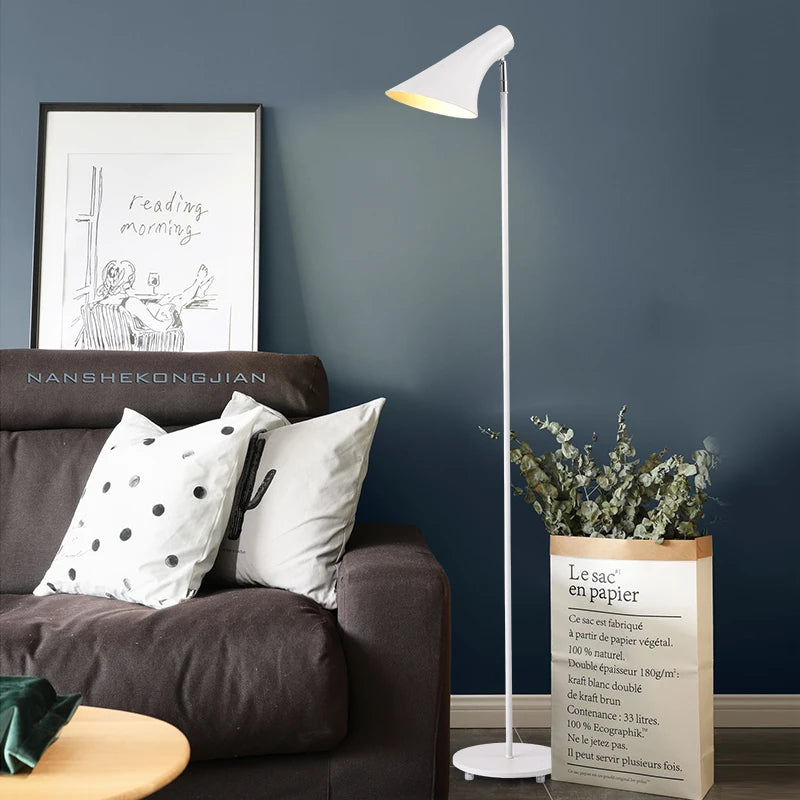 Creative retro floor lamp in American and European style