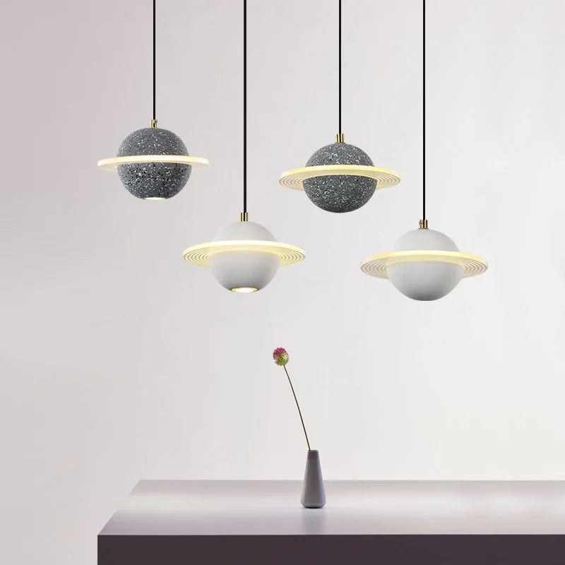 Planet resin pendant light for modern interior decor - vue 4 sur 18