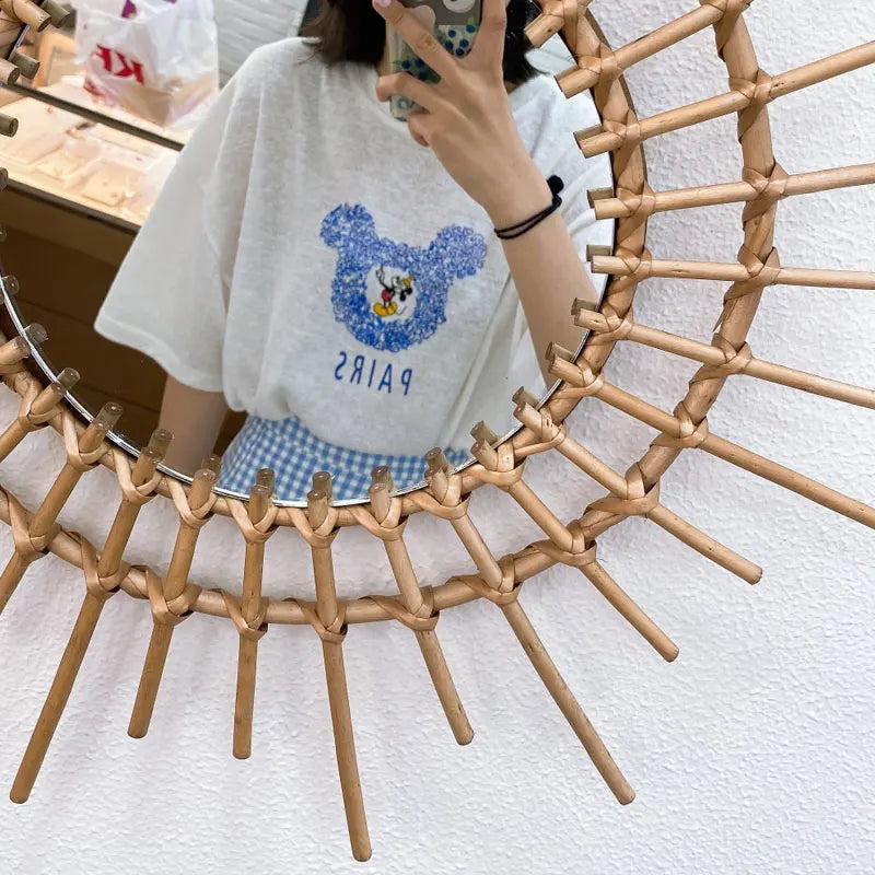 Handwoven Japanese rattan mirror for modern decor - vue 6 sur 12