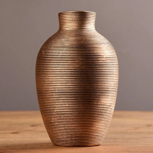modern ceramic vase for interior flower decoration - vue 12 sur 11
