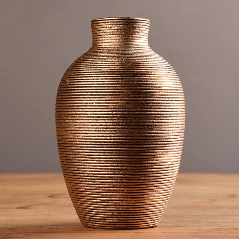 modern ceramic vase for interior flower decoration - vue 11 sur 11