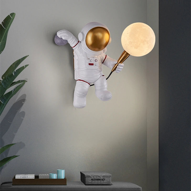 Nordic LED astronaut moon wall light for bedroom, kitchen, study, hallway - vue 3 sur 9