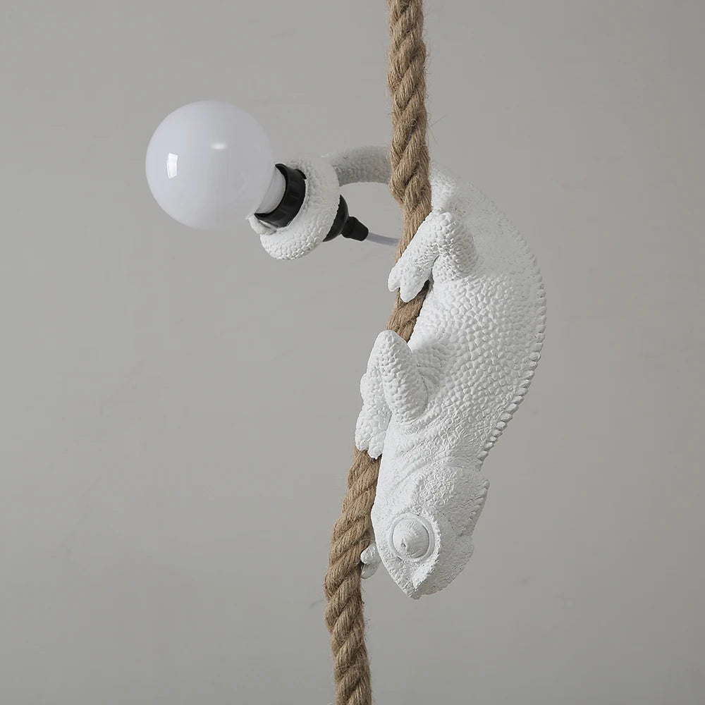 Chameleon resin pendant light for modern artistic decor - vue 5 sur 10