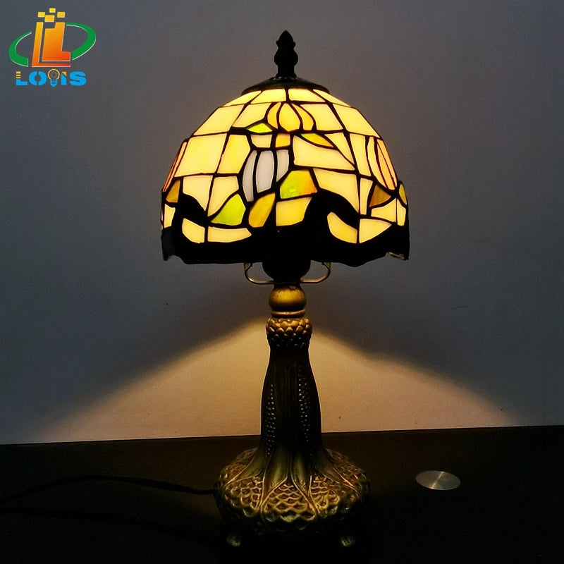 Tiffany style antique glass table lamp for interior decoration