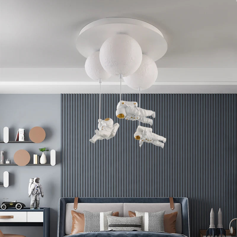 Decorative lunar ceiling light with astronaut, ideal for bedroom - vue 5 sur 15