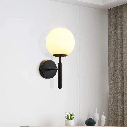 Nordic wall light with luxurious forged glass water pattern - vue 4 sur 10