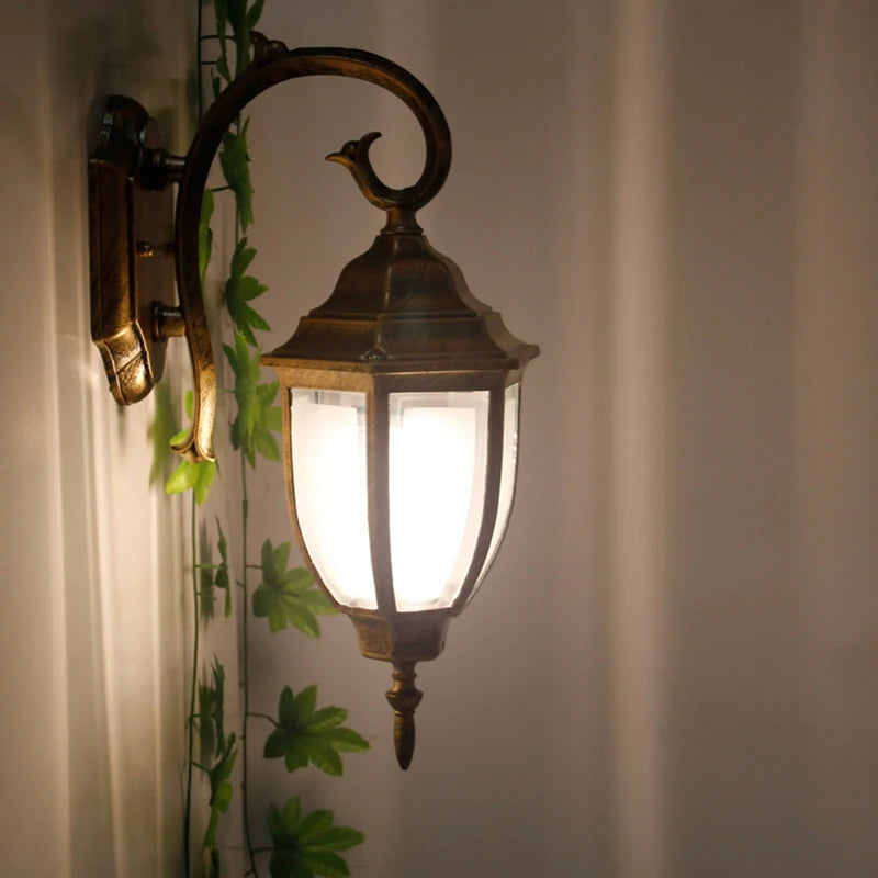 Waterproof outdoor wall light in retro European style - vue 8 sur 8