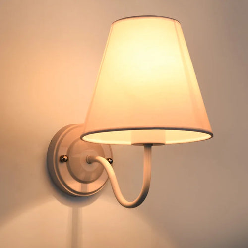 American retro fabric wall light with European LED lampshade - vue 3 sur 14