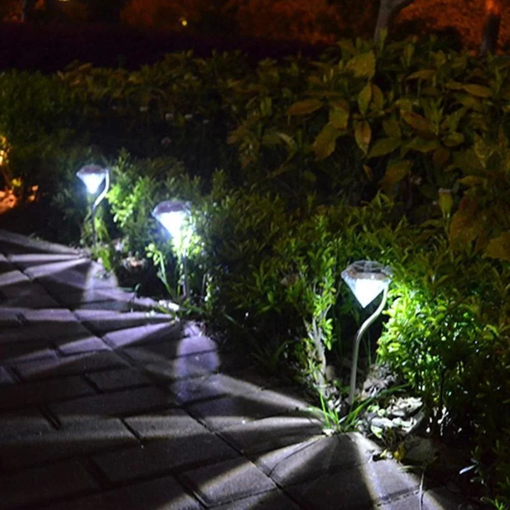 Diamond-shaped solar LED lamp