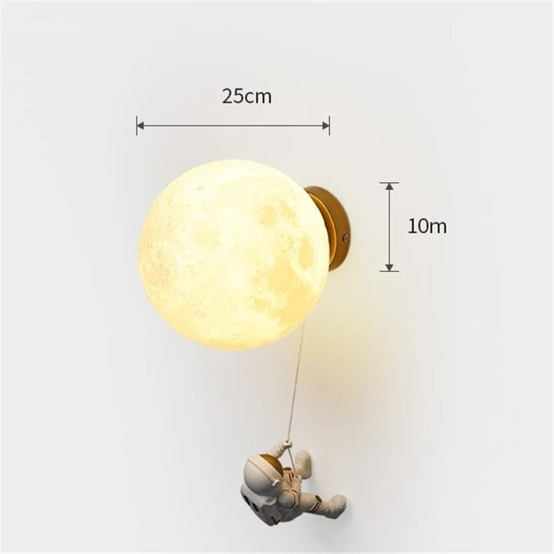 Modern astronaut wall light for children's bedside with star and moon decor - vue 4 sur 18
