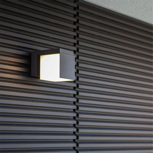 Modern waterproof LED outdoor wall light for decorative garden and pathway - vue 4 sur 11