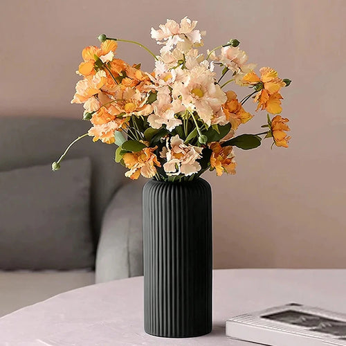 striped plastic vase for decorative flower arrangement - vue 2 sur 10
