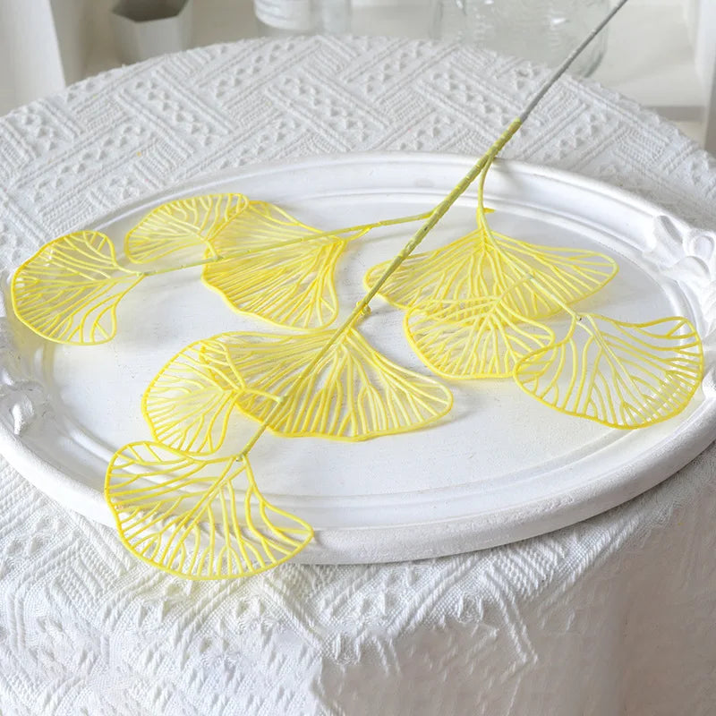 Set of artificial ginkgo, eucalyptus and holly leaves for floral decoration - vue 8 sur 13
