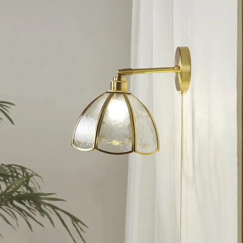 Elegant brass and glass wall light modern design with switch - vue 3 sur 8