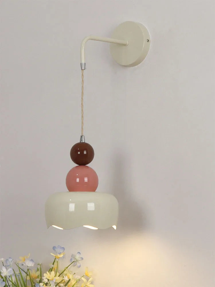 Minimalist wall light for elegant interior decoration