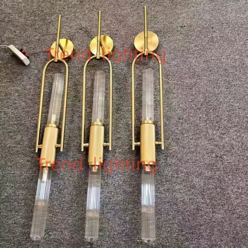 Art deco wall light in clear glass and gold metal for home lighting - vue 5 sur 9