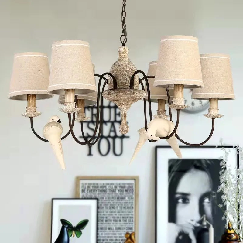 Vintage American wooden chandelier with fabric birds - vue 4 sur 6