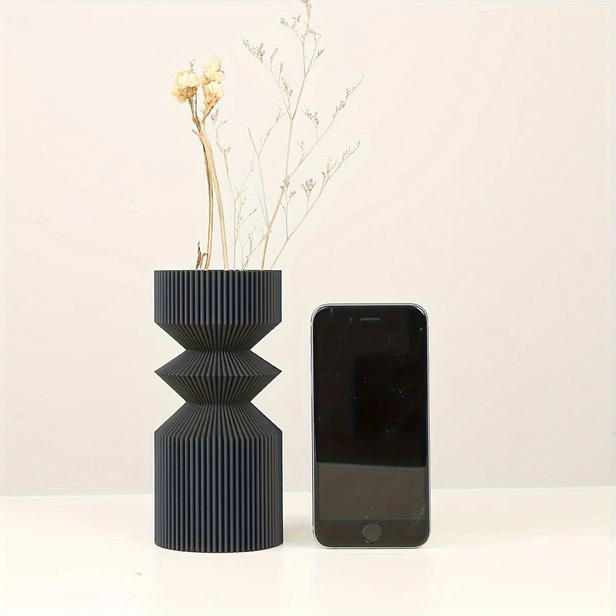Nordic plastic vase elegant design for interior decoration - vue 4 sur 8