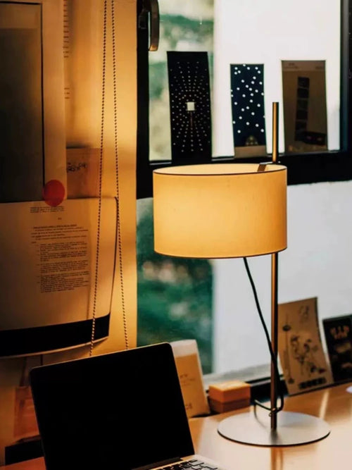 Modern minimalist floor lamp with retro fabric shade - vue 4 sur 8
