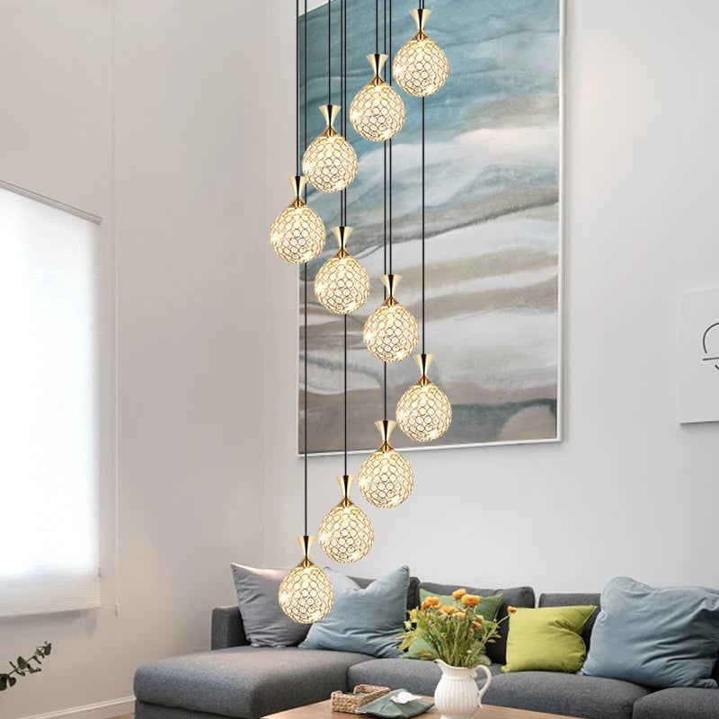Modern crystal pendant light for elegant interiors - vue 3 sur 6