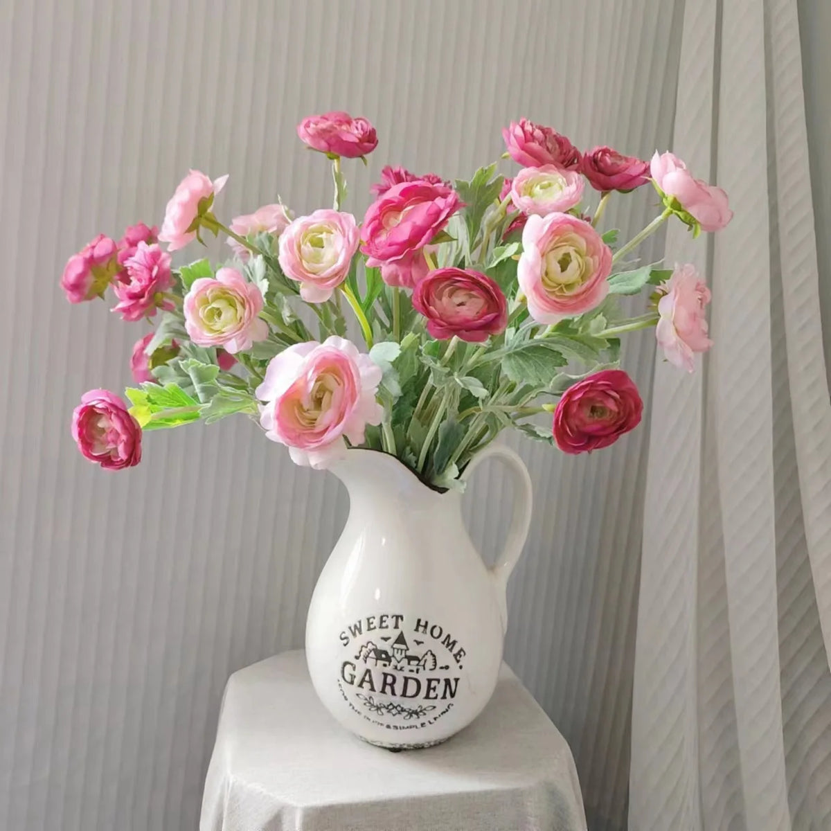 Artificial silk flower bouquet for decoration and photo props