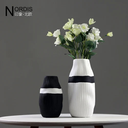 decorative striped ceramic vase for dried flowers - vue 8 sur 11