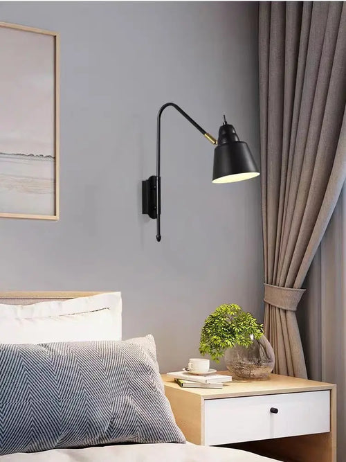 modern wall light with swing arm for elegant interior - vue 4 sur 17