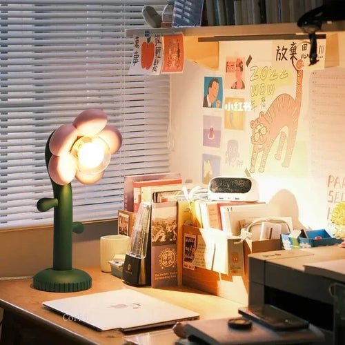 decorative pink flower resin table lamp for interiors - vue 5 sur 7