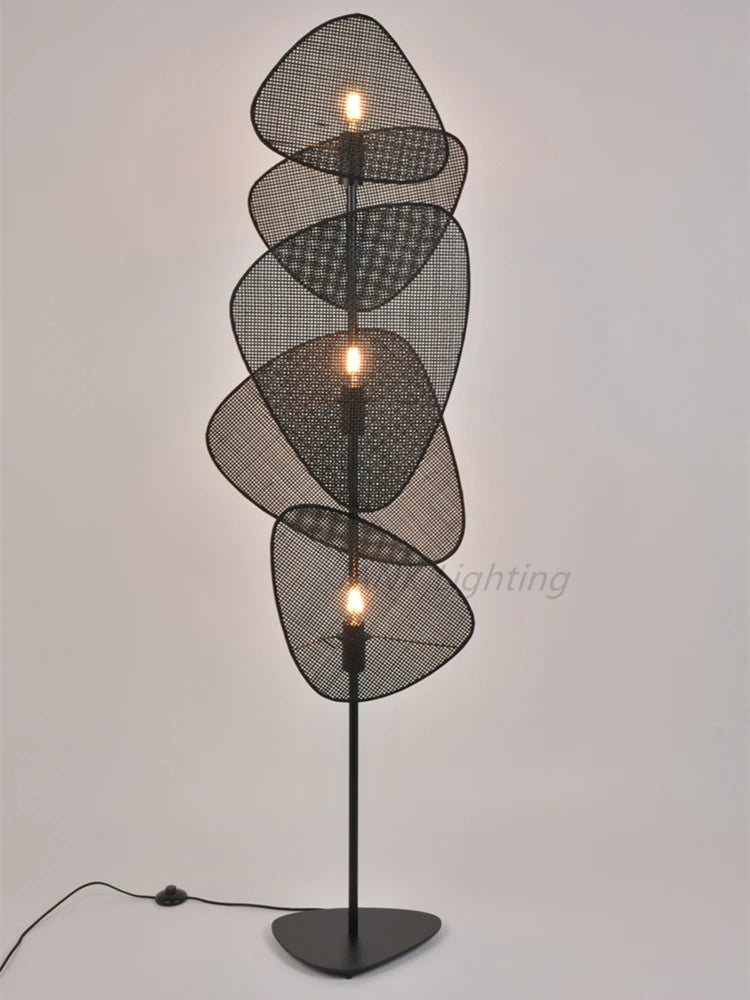 French designer knitted rattan floor lamp - vue 3 sur 8