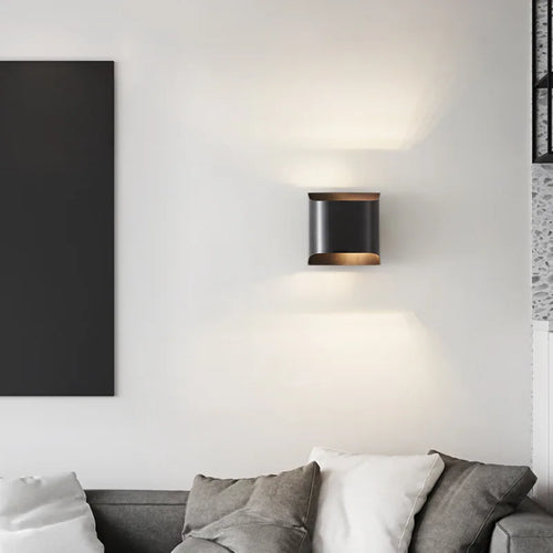 Modern brass LED wall light - vue 5 sur 10