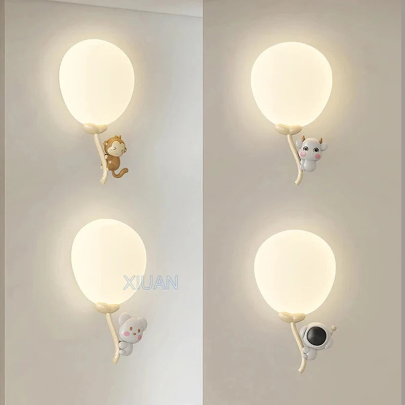 Creative balloon-shaped wall light for children