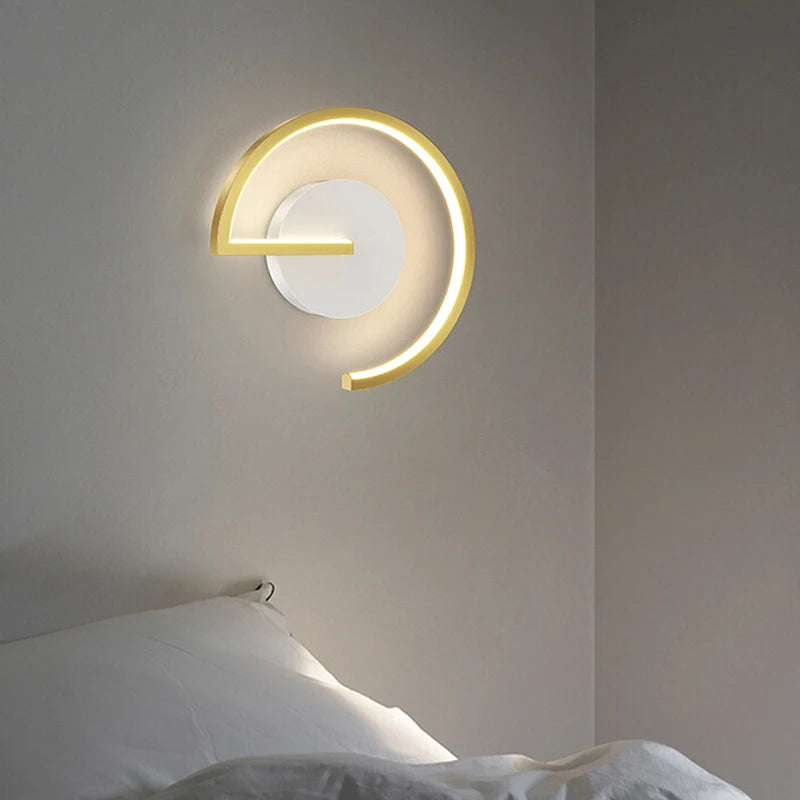 Modern minimalist wall light elegant and refined decorative lighting - vue 3 sur 12