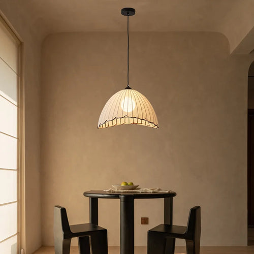 Chinese fabric chandelier with straw hat and LED light - vue 5 sur 14