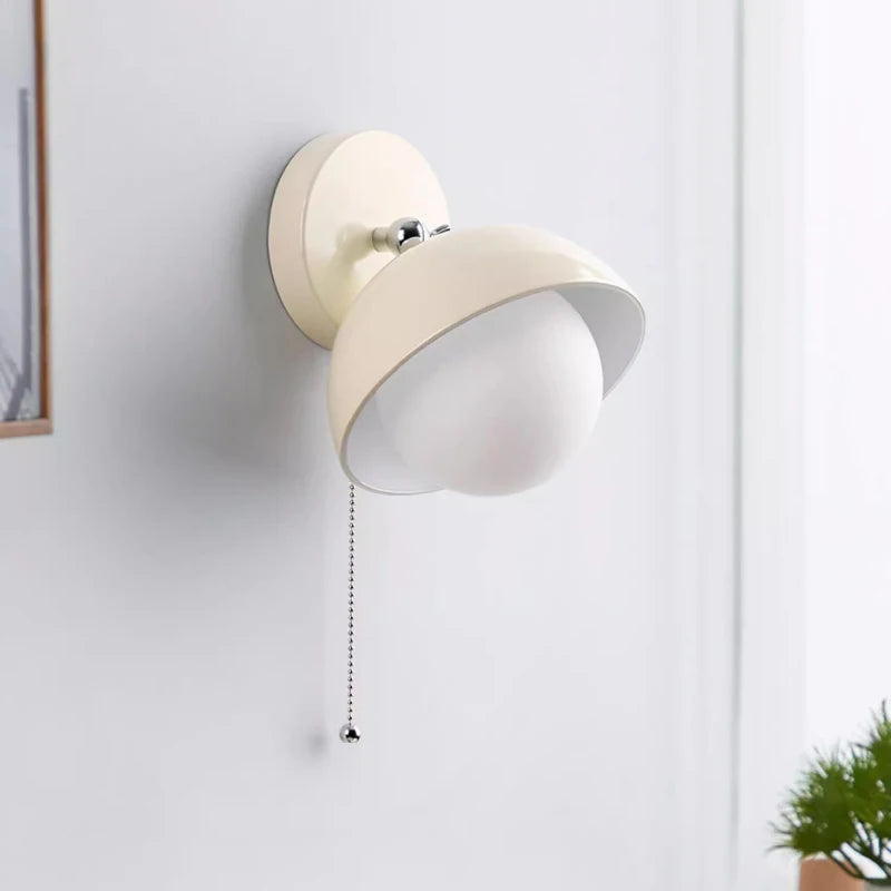 White glass wall lights in French cream style for elegant interiors - vue 4 sur 6